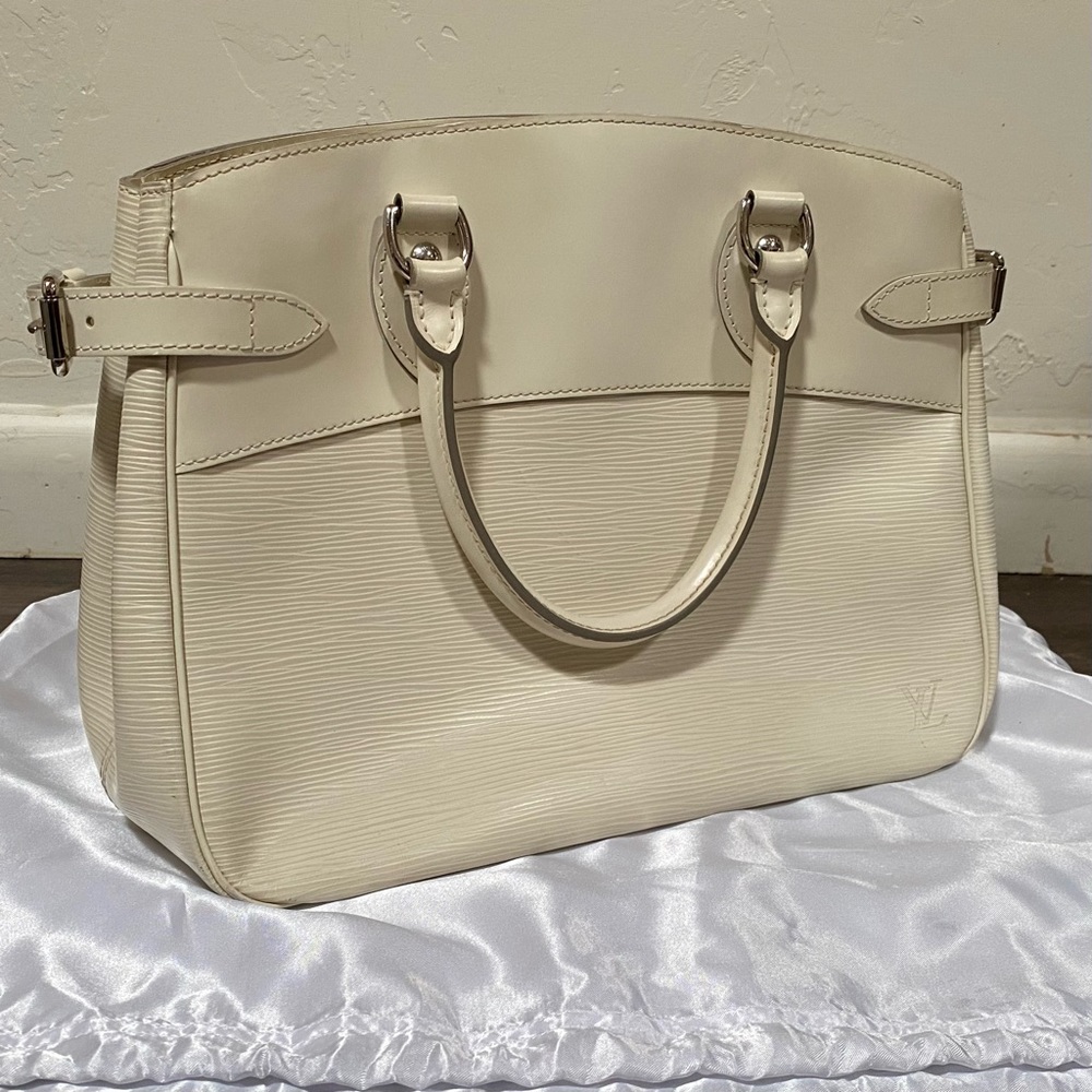 Louis Vuitton Alma BB Epi Leather